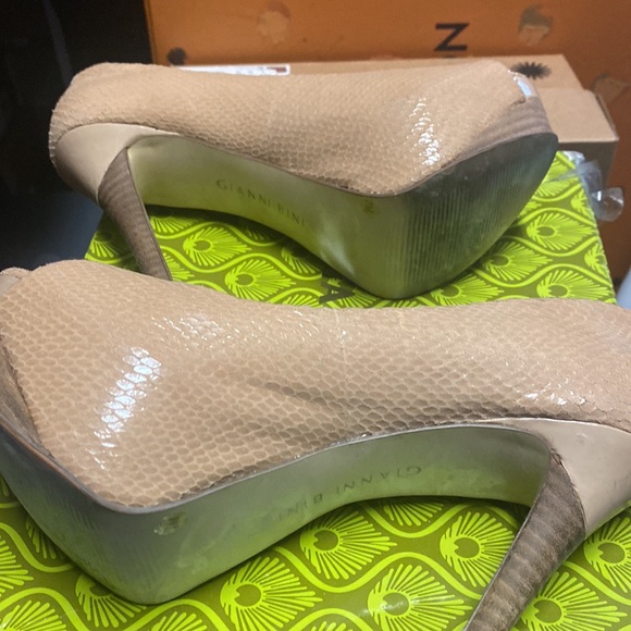 Nude peep toe heel - Picture 3 of 5